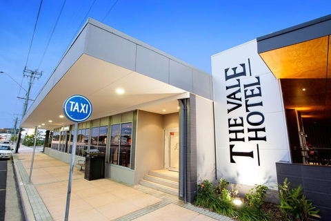 Vale Hotel - Dalby Accommodation 1