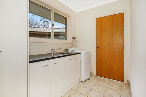 Valley View Townhouse - On The RAIL TRAIL - Dalby Accommodation 2