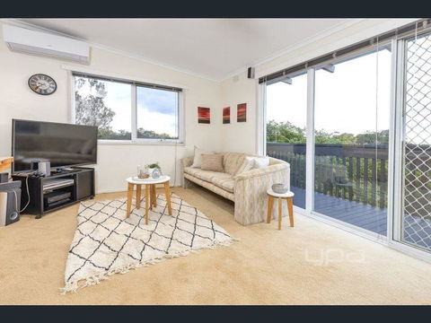 Valentine Sandcastles - Dalby Accommodation 2