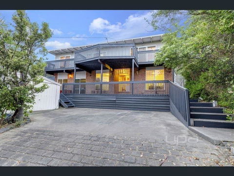 Valentine Sandcastles - Dalby Accommodation 0