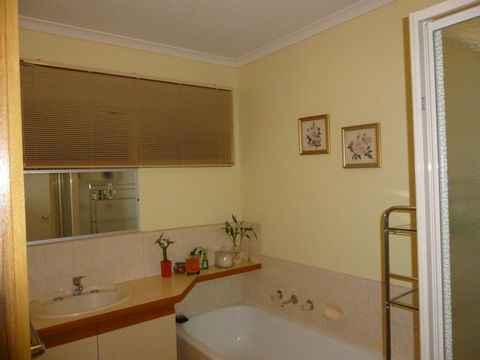 Vella Room - Dalby Accommodation 2