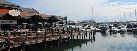 Venetian Canal 1 Bedroom Apartment - Dalby Accommodation 1