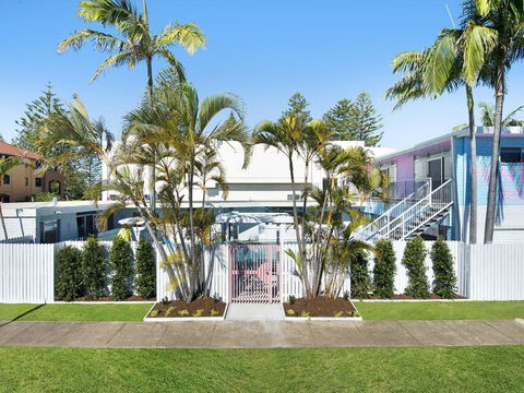 Ventura Beach Motel 2 Bed Poolside - Unit 3 - Dalby Accommodation 3