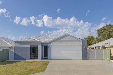 Vasse Manor - Dalby Accommodation 1