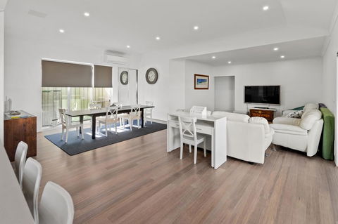 Vasse Manor - Dalby Accommodation 3