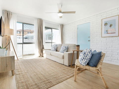 Ventura Beach Motel 3 Bedroom Poolside - Dalby Accommodation 0