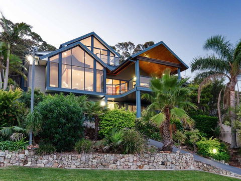 Venabu On Garuwa, 20 Garuwa Street - Spectacular House With Fabulous Views - Dalby Accommodation 0