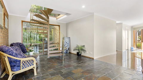 VIEWS AT MCCRAE..... - Dalby Accommodation 3