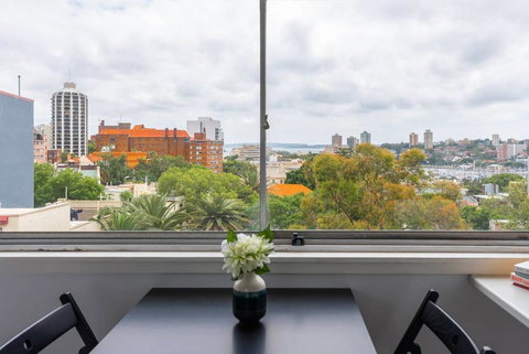 Views To Die For// Studio Rushcutters Bay // Free Parking - Dalby Accommodation 2