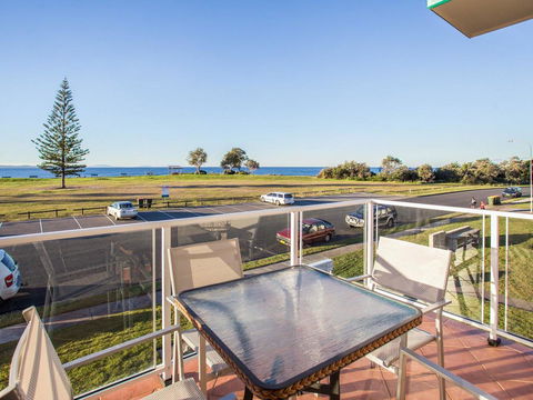 Villa Bianca 10 Opposite The Tanks - Dalby Accommodation 2