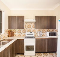 Villa Bianca 10 opposite the Tanks - Dalby Accommodation