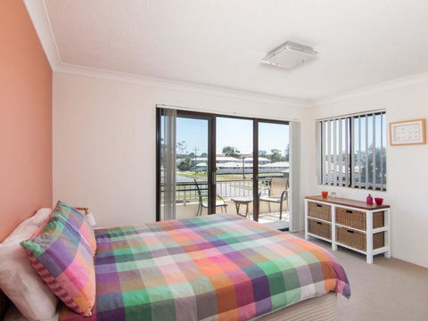 Villa Capri 3, Just A Hop, Skip And Jump To Bowling Club - Dalby Accommodation 2