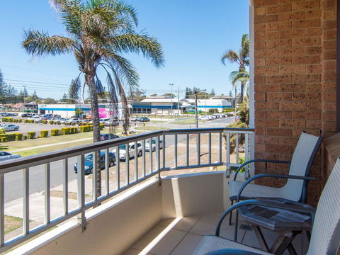 Villa Capri 3, Just A Hop, Skip And Jump To Bowling Club - Dalby Accommodation 3