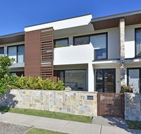 Villa Catania Waterside at Trinity Point - Dalby Accommodation