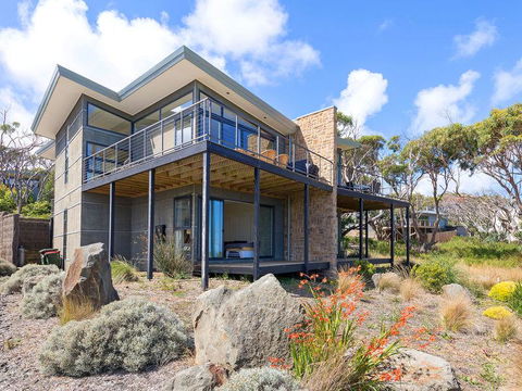 VILLA SARINA - Beautiful Villa In Skenes Creek - Dalby Accommodation 1