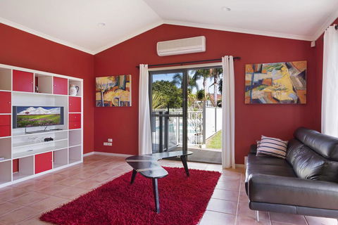 Village Drive 31 Ulladulla - Dalby Accommodation 1