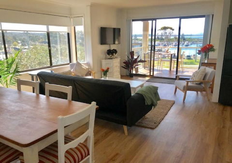 Vista Marina Penthouse #6 - Dalby Accommodation 2