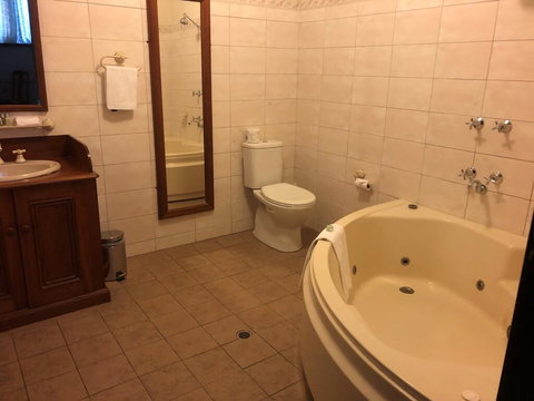 Vue Grand Hotel - Dalby Accommodation 1