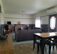 Wagga Wagga Country Cottages - Dalby Accommodation