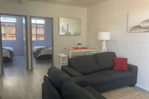 Walk To Lamberts Beach With Wi-fi And Netflix - Dalby Accommodation 2