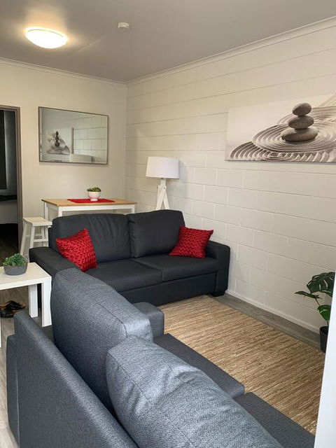 Walk To Lamberts Beach With Wi-fi And Netflix - Dalby Accommodation 0