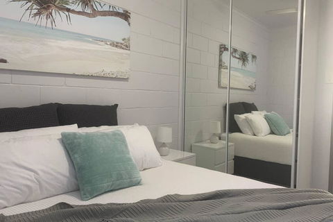 Walk To Lamberts Beach With Wi-fi And Netflix - Dalby Accommodation 1