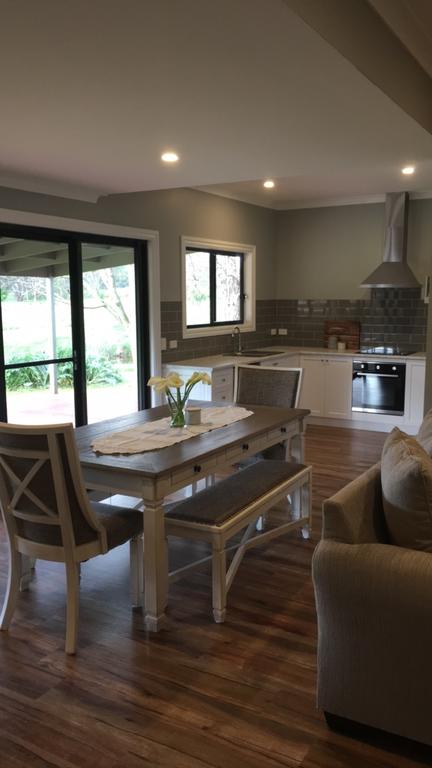 Walnut Tree Cottages - Dalby Accommodation 1
