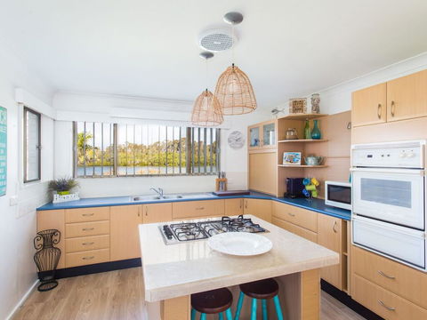 Waterfront At Point Road - Dalby Accommodation 1
