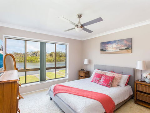 Waterfront At Point Road - Dalby Accommodation 0