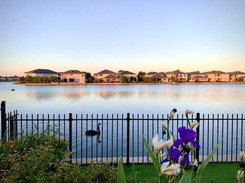 Waterfront Grand Villa For Big Group - Dalby Accommodation 1