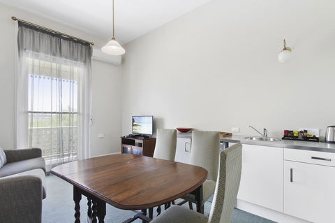 The Riversleigh - Dalby Accommodation 26