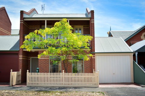 Turner Terrace - Dalby Accommodation 0