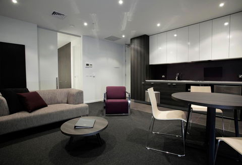 Tyrian Serviced Apartments Fitzroy - Dalby Accommodation 4