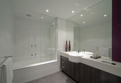 Tyrian Serviced Apartments Fitzroy - Dalby Accommodation 8