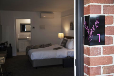 Daylesford Art Motel - Dalby Accommodation 8
