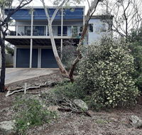 Elevated Holiday House Overlooks Tranquil Wetlands - Dalby Accommodation