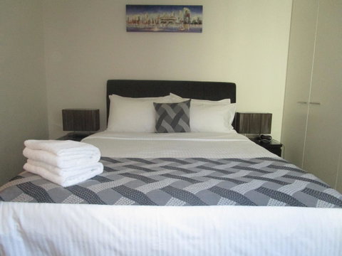 Harbour Escape Apartments Docklands - Dalby Accommodation 24