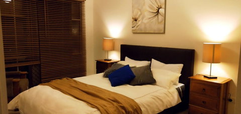The Gallery Hours - Dalby Accommodation 3