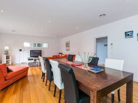 Torquay Timeout - Dalby Accommodation 2