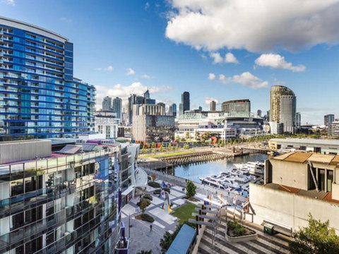 Dockland Kings Lucky 805 - Dalby Accommodation 0