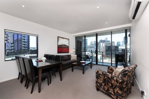 Dockland Kings Lucky 805 - Dalby Accommodation 1