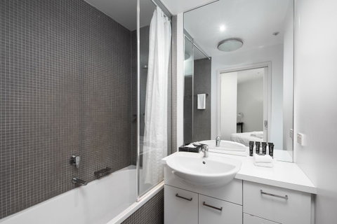 Dockland Kings Lucky 805 - Dalby Accommodation 3