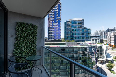 Dockland Kings Lucky 805 - Dalby Accommodation 5