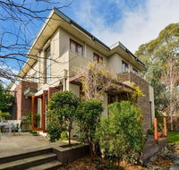 Boutique Stays - Maple On Kent Glen Iris Townhouse - Dalby Accommodation