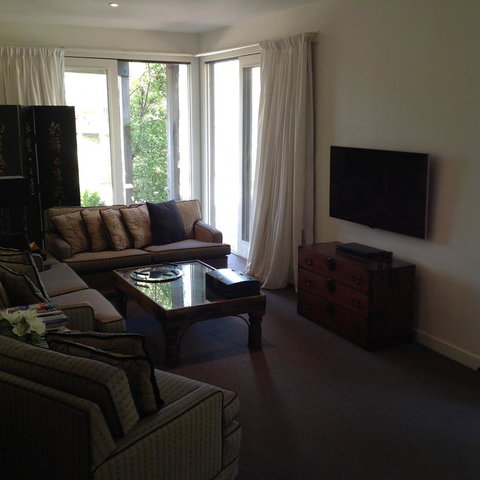 Lorne Holiday House - Dalby Accommodation 11