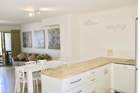 Beach Break - Dalby Accommodation 11