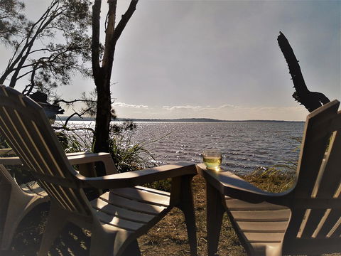 Lake Weyba Noosa Lodge & Kangaroos - Dalby Accommodation 3