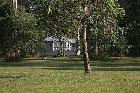 Lake Weyba Noosa Lodge & Kangaroos - Dalby Accommodation 30