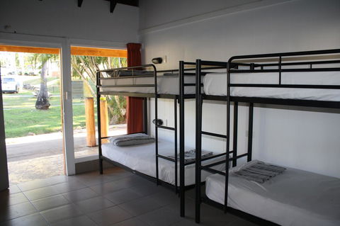 Nomads Airlie Beach - Dalby Accommodation 1