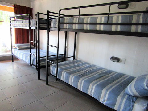 Nomads Airlie Beach - Dalby Accommodation 7